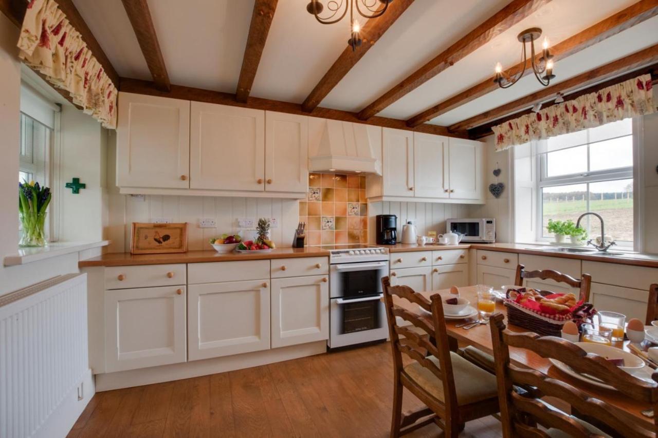 Middlehead Cottages Pickering Buitenkant foto